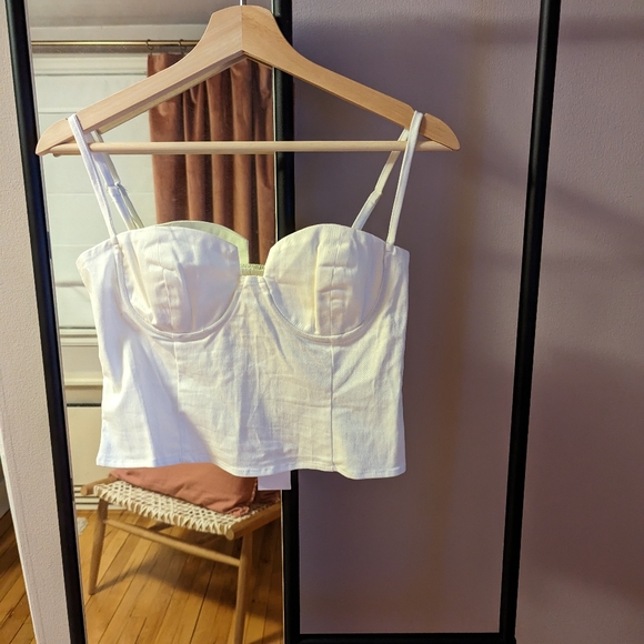 Astr Tops - ASTR brixley bustier crop top sz L